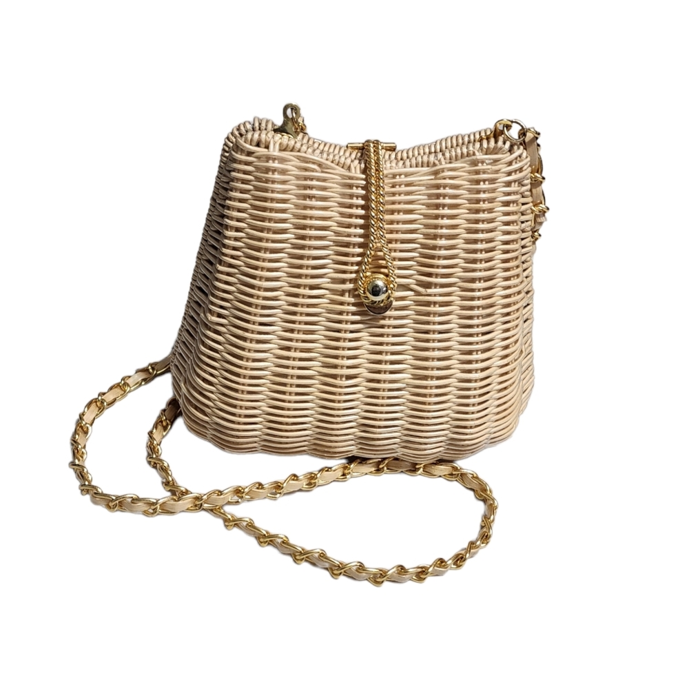 Straw crossbody bag with chain link strap